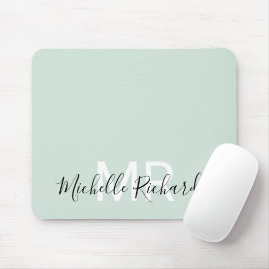 Modernes, elegantes, pastellgrünes Monogramm-Skrip Mousepad (Mit Mouse)