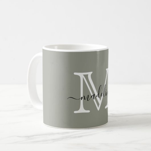 Modernes, elegantes Script Evergreen Fog Monogram Kaffeetasse (Vorderseite Links)