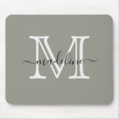 Modernes, elegantes Script Evergreen Fog Monogram Mousepad (Vorne)