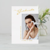 Modernes, elegantes Script-Foto | Grad-Ankündigung Folieneinladung (Stehend vorne)