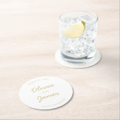 Modernes, elegantes Script Gold Wedding Custom Has Runder Pappuntersetzer (Vor Ort)