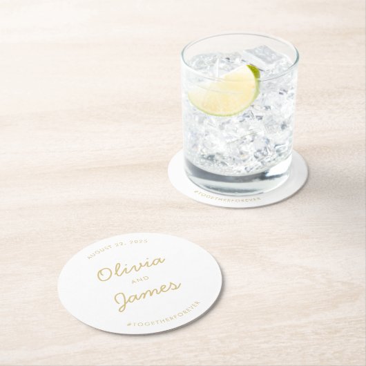 Modernes, elegantes Script Gold Wedding Custom Has Runder Pappuntersetzer (Vor Ort)