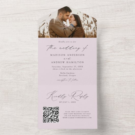 Modernes, elegantes Script-Lavender-Foto Hochzeit All In One Einladung (Innen Boden)