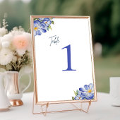 Modernes, elegantes Tischschild mit hoher Blumen Tischnummer