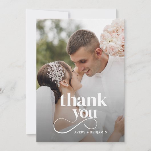 Modernes elegantes Typografie Einfaches Hochzeitss Dankeskarte (Vorderseite)