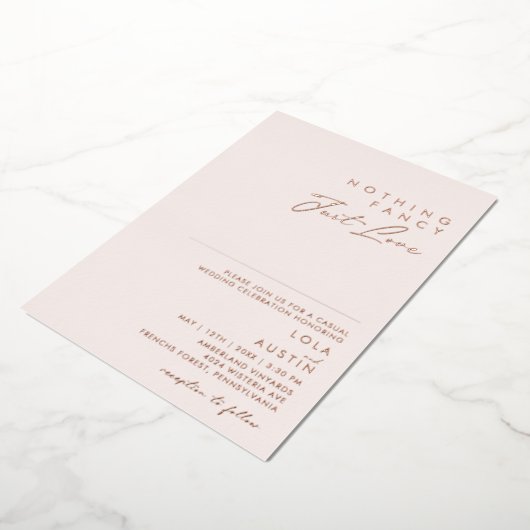 Modernes Erröten und Rose Gold Nichts Extravagant Folieneinladung (Gedreht)