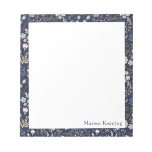 Modernes, farbenfroh blaues Blumenmuster Personali Notizblock