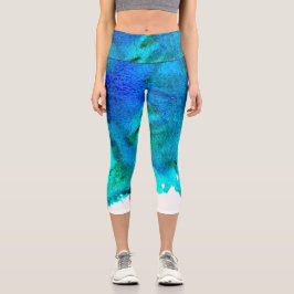 Modernes, farbenfroh blaues Meerwasserfarbenmarmor Capri Leggings