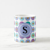 Modernes, farbenfrohes Circle Pattern Monogramm Kaffeetasse (Mittel)