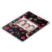 Modernes, farbenfrohes Rainbow Custom Foto Notizblock (Linke Seite)