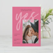Modernes, feines rosa Rose Big Script Foto Wedding Save The Date (Stehend Vorderseite)