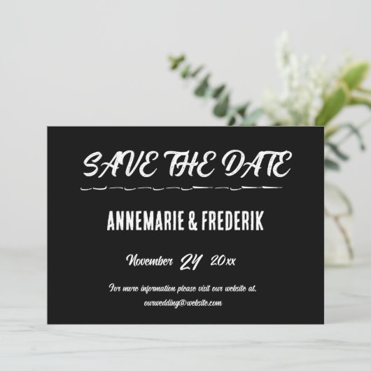 Modernes, feines Schwarz-Weiß-Script Save The Date (Stehend Vorderseite)