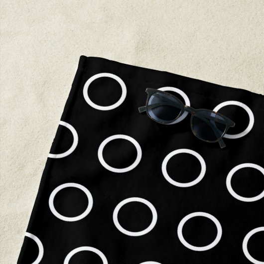 Modernes, feines Schwarz-weißes Circle Pattern Strandtuch (Beispiel)
