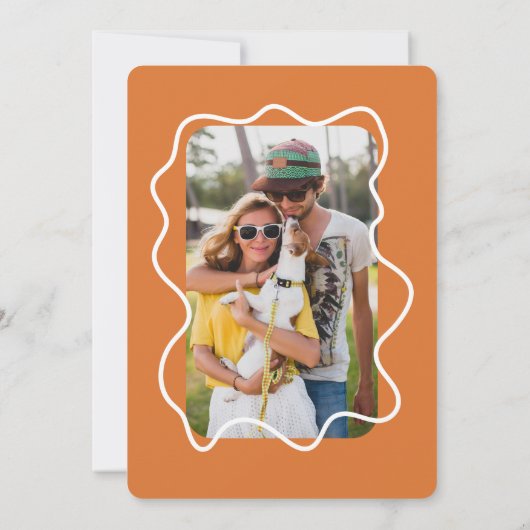 Modernes, feines Wavy Frame Burnt Orange Foto Wedd Save The Date (Rückseite)