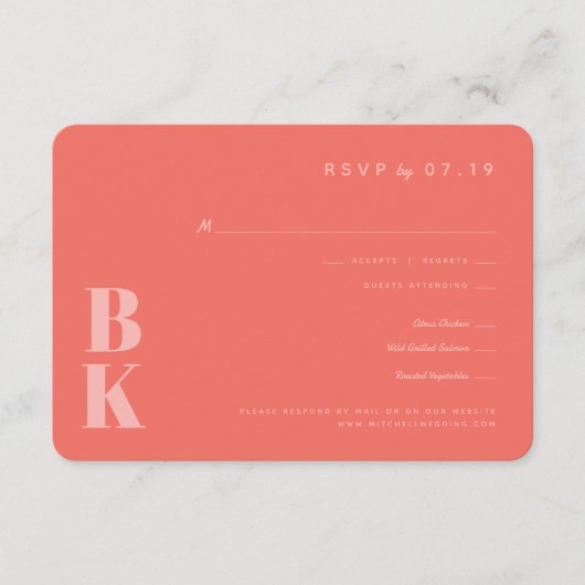 Modernes fett Monogram Coral Wedding RSVP Begleitkarte (Vorderseite)