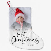 Modernes First Christmas Baby Foto Script Kleiner Weihnachtsstrumpf (Vorderseite)