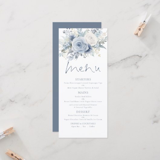 Modernes Florals Dusty Blue Text Wedding Menu Karte (Vorderseite/Rückseite Beispiel)
