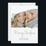Modernes Foto 2026 Kalender Frohe Weihnachten<br><div class="desc">Modernes Torn Foto Effekt 2026 Kalender auf der Rückseite frohe Weihnachten. Feiern Sie die Saison stilvoll mit dieser modernen Weihnachtskarte des Fotos, die Ihr eigenes Bild gerahmt in einer zerrissenen Papierform zeigt. Dieses minimalistisch gestaltete Design verleiht Ihrem Foto eine Vorder- und eine Mitte, mit viel Weiß und viel Platz für...</div>