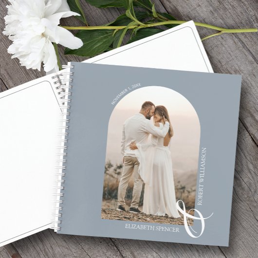 Modernes Foto Arch Dusty Blue Wedding Gästebuch Notizblock