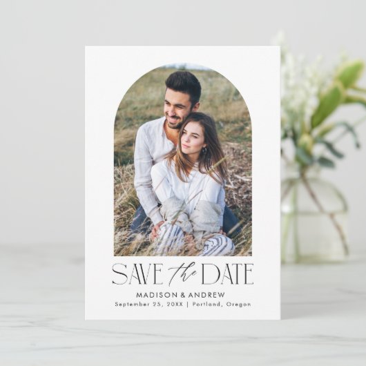 Modernes Foto aus Schwarz und Weiß Save The Date (Stehend Vorderseite)