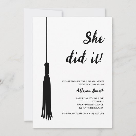 Modernes Foto Black & White Grad Tassel Abschluss Einladung (Vorderseite)