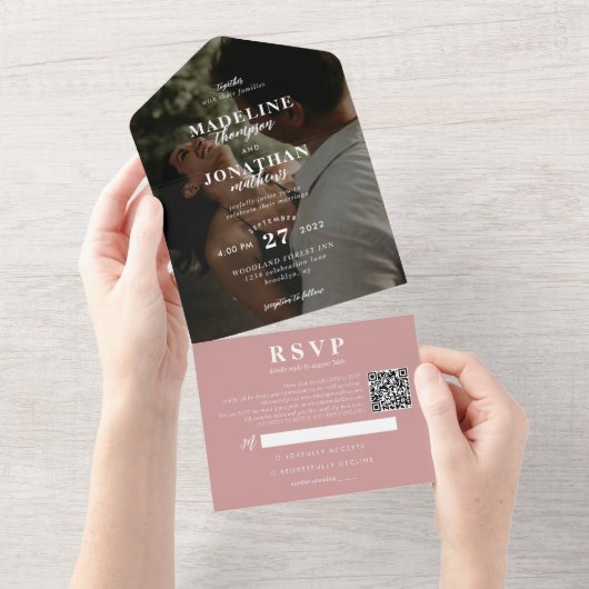 Modernes Foto Dusty Pink QR Code Hochzeit All In One Einladung (Abreißen)