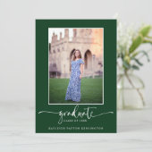 Modernes Foto für elegantes Script Green Abschluss Ankündigung (Stehend Vorderseite)