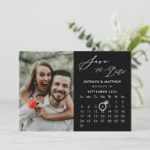 Modernes Foto für Schwarz-Elegantes Skript Save The Date (Stehend Vorderseite)