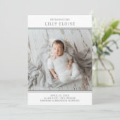 Modernes Foto Girl Birth Ankündigung (Stehend Vorderseite)