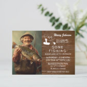 Modernes Foto Gone Fishing Retirement Einladung (Stehend Vorderseite)