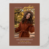 Modernes Foto Graduate Terracotta Folieneinladung (Vorderseite)