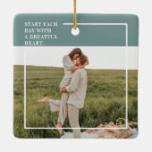 Modernes Foto Grüne Familie Liebliches Geschenk Keramikornament (Rückseite)