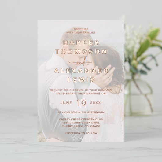 Modernes Foto Hochzeit Rose Gold Folieneinladung (Stehend vorne)