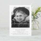 Modernes Foto in der Erinnerung Einladung (Stehend Vorderseite)