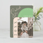 Modernes Foto kühne Sage Green Islamischer Abschlu Einladung (Stehend Vorderseite)