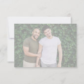 Modernes Foto LGBTQ RSVP Karte (Rückseite)