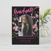 Modernes Foto mit Blumenabschluss - Schwarzes Rosa Ankündigung (Stehend Vorderseite)