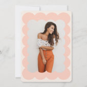 Modernes Foto mit minimalem rosa Retro-Rand Einladung (Rückseite)