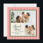 Modernes Foto mit rotem vertikalem Streifen 2 Dankeskarte<br><div class="desc">Kleine Creme und Korallenrost Streifen geben diesem zwei Foto Urlaub dank Ihrer Karte eine moderne und schicke Atmosphäre,  wenn mit klassischen Schriftart in Wald grün gepaart. Der koordinierte Backer verfügt über einen längeren benutzerdefinierten Message- und Kalligraphie-Schriftart für eine Signaturzeile.</div>