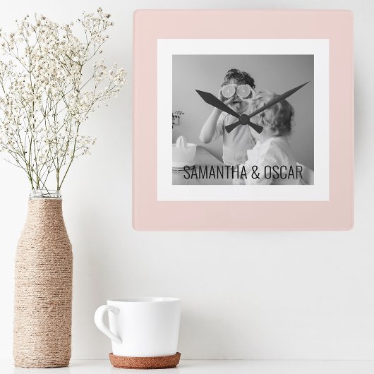 Modernes Foto Pastel Pink Einfaches Geschenk Quadratische Wanduhr