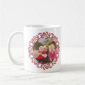 Modernes Foto Rotes Leaf und Berry Kreath Kaffeetasse (Links)