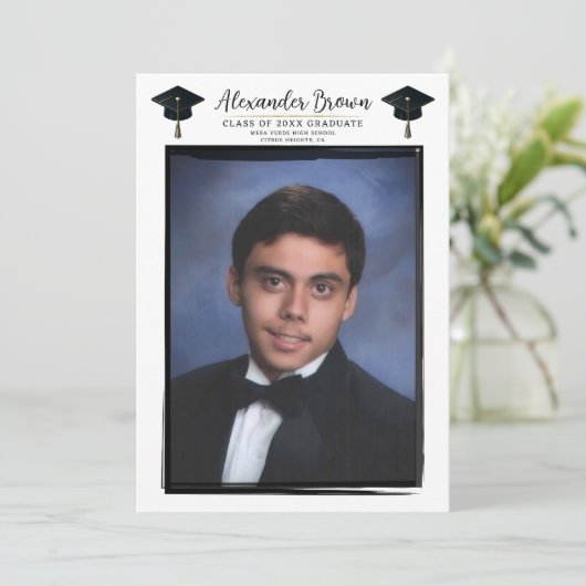 Modernes Foto Schwarzer Rahmen Trendy Graduation C Einladung (Stehend Vorderseite)