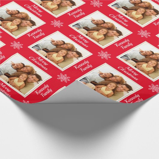 Modernes Foto Snowflake Rot Frohe Weihnachten Geschenkpapier (Ecke)