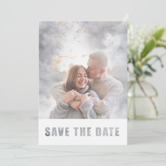 Modernes Foto Transparente Textüberlagerung Hochze Save The Date (Stehend Vorderseite)