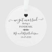 Modernes Foto Verheiratet während eines pandemisch Ornament (Vorderseite)