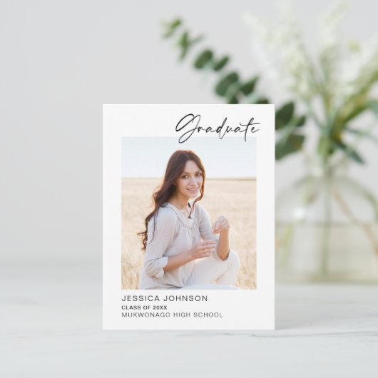 Modernes FOTO zur Minimalistischen Graduiertengrup Ankündigungspostkarte (Stehend Vorderseite)