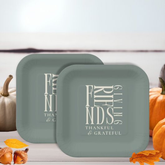 Modernes Friendsgiving-Dinner Pappteller