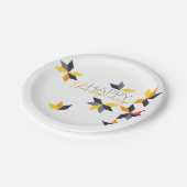 Modernes, fröhliches Design von Happy Thanksgiving Pappteller (Schrägansicht)