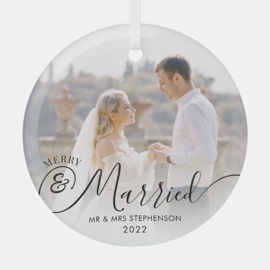 Modernes, fröhliches Verheiratetes Foto Schwarz-we Ornament Aus Glas (Vorderseite)