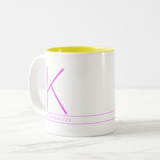 Modernes Fun Bright Minimal Neon Monogramm Zweifarbige Tasse (Vorderseite Links)